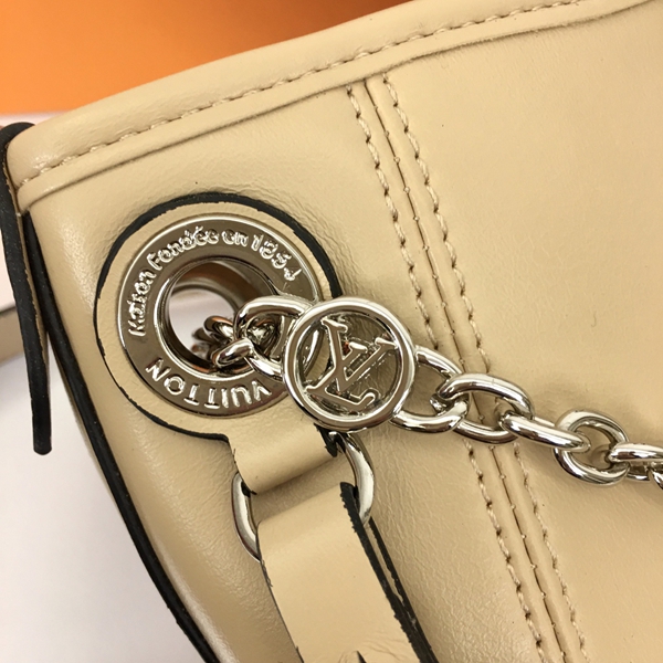 ルイヴィトンバッグ素材ディテール